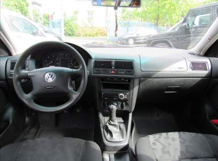 Volkswagen - Golf