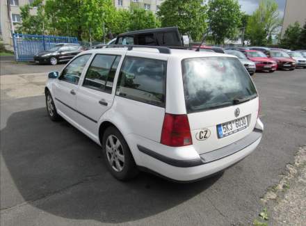 Volkswagen - Golf