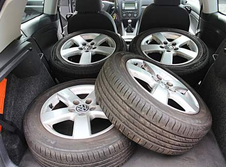 Volkswagen - Golf