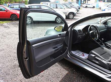 Volkswagen - Golf