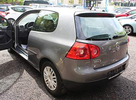 Volkswagen - Golf