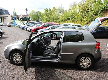 Volkswagen - Golf