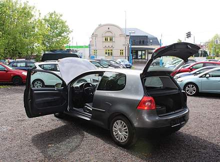 Volkswagen - Golf