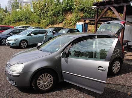 Volkswagen - Golf