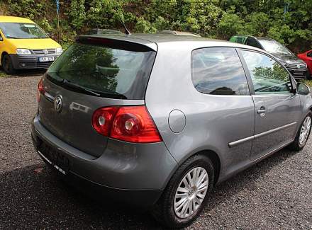 Volkswagen - Golf