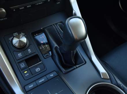 Lexus - NX