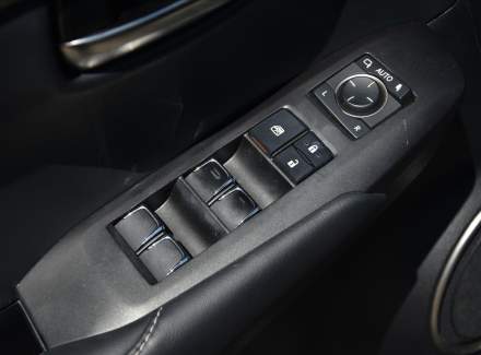 Lexus - NX