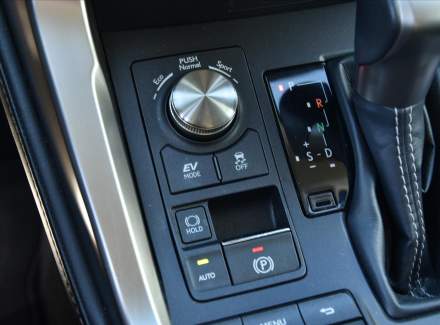 Lexus - NX
