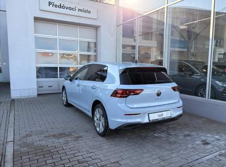 Volkswagen - Golf