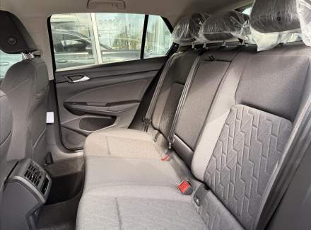 Volkswagen - Golf