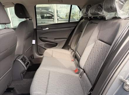 Volkswagen - Golf
