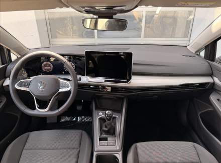 Volkswagen - Golf