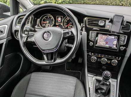Volkswagen - Golf
