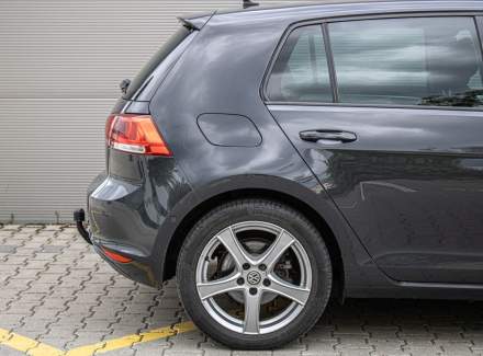 Volkswagen - Golf
