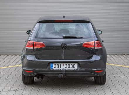 Volkswagen - Golf