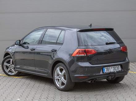 Volkswagen - Golf