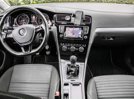 Volkswagen - Golf