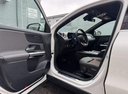 Mercedes-Benz - EQA