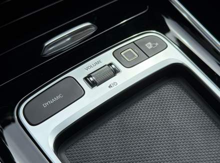 Mercedes-Benz - EQA