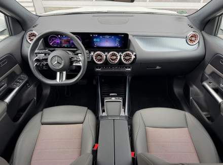 Mercedes-Benz - EQA