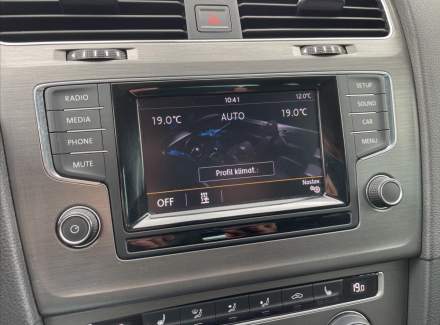 Volkswagen - Golf