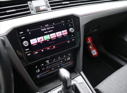 Volkswagen - Passat