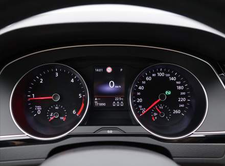 Volkswagen - Passat