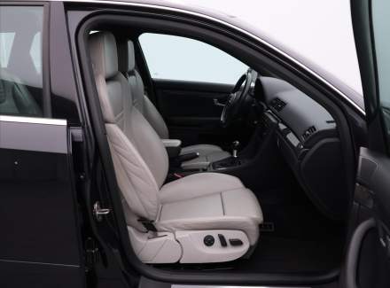 Audi - S4