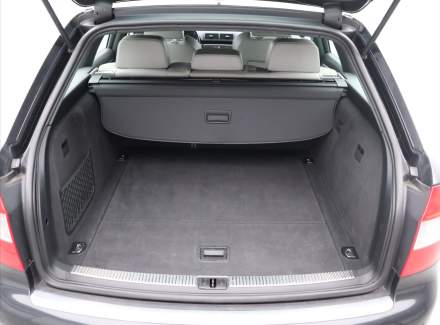 Audi - S4