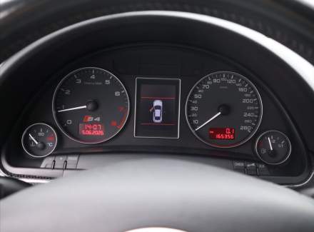 Audi - S4