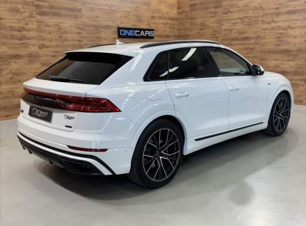 Audi - Q8