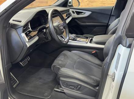 Audi - Q8