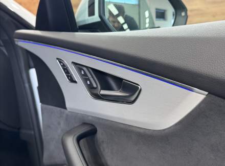 Audi - Q8