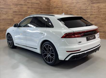 Audi - Q8