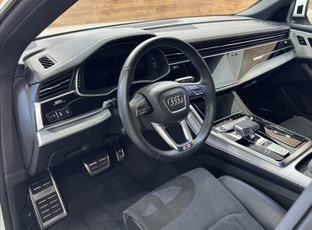 Audi - Q8