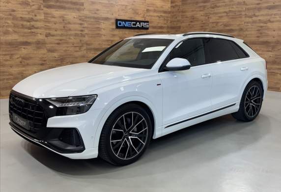 Audi - Q8