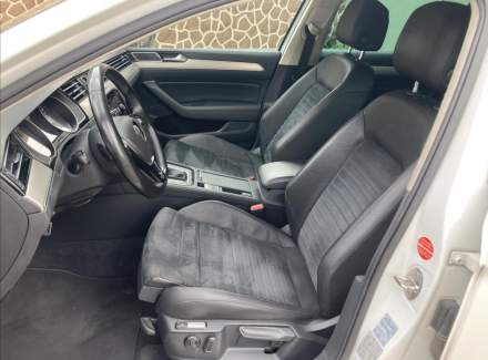 Volkswagen - Passat
