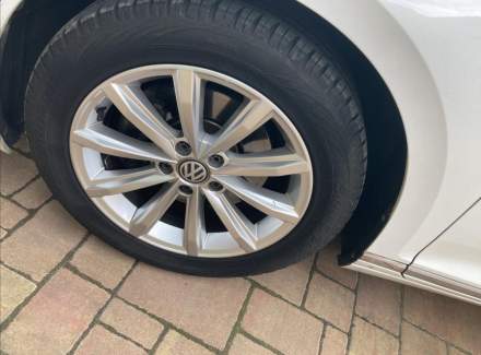 Volkswagen - Passat