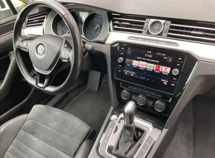Volkswagen - Passat