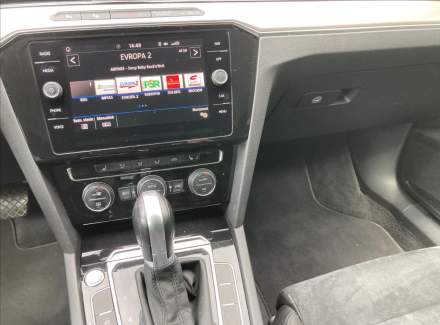 Volkswagen - Passat