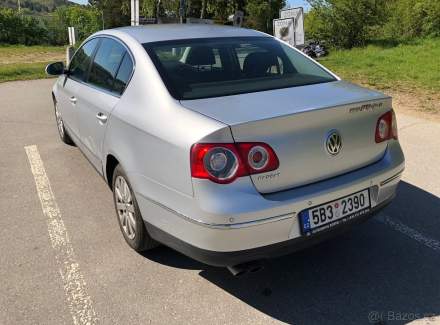 Volkswagen - Passat