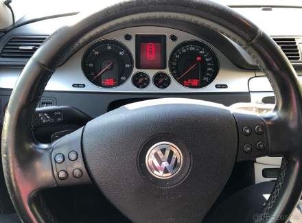 Volkswagen - Passat