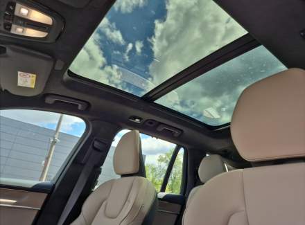 Volvo - XC90