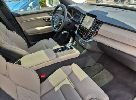 Volvo - XC90