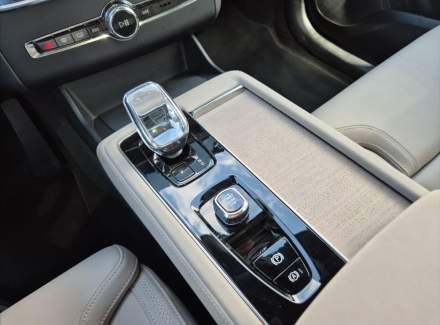 Volvo - XC90