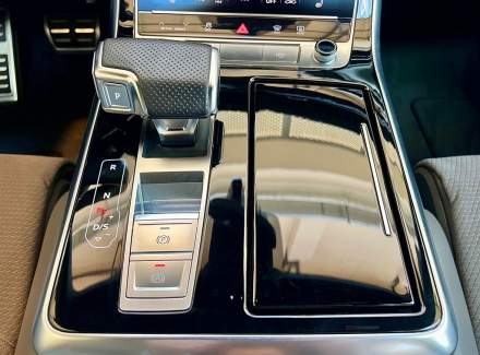 Audi - Q8