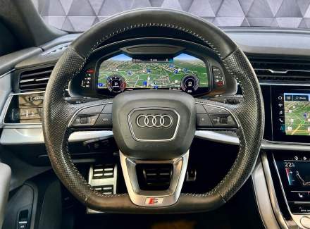 Audi - Q8