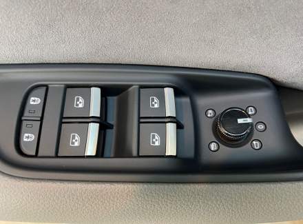 Audi - Q8