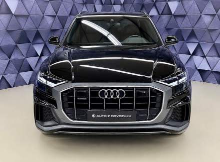 Audi - Q8