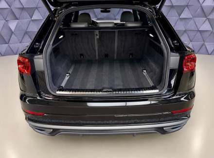 Audi - Q8